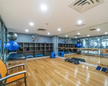 10 City Place - Photo Thumbnail 27