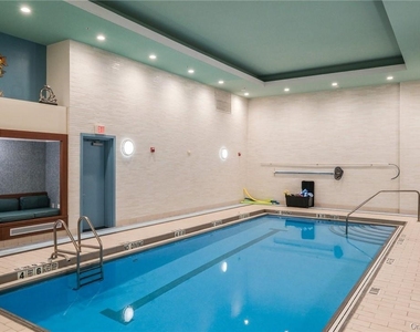 10 City Place - Photo Thumbnail 23