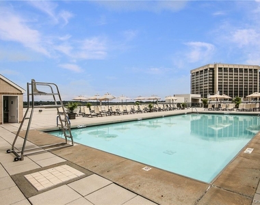 10 City Place - Photo Thumbnail 19