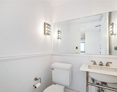 10 City Place - Photo Thumbnail 8