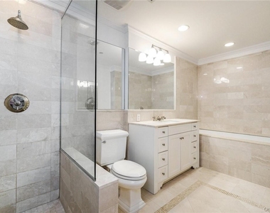 10 City Place - Photo Thumbnail 12