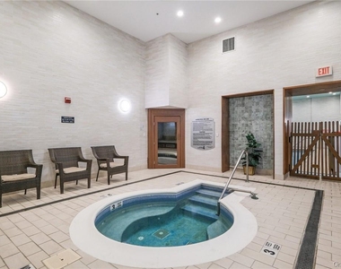 10 City Place - Photo Thumbnail 24