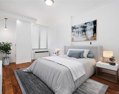 10 City Place - Photo Thumbnail 9