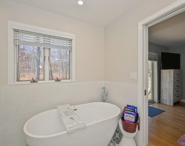 16 Hildreth Road - Photo Thumbnail 8