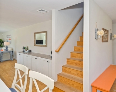16 Hildreth Road - Photo Thumbnail 1