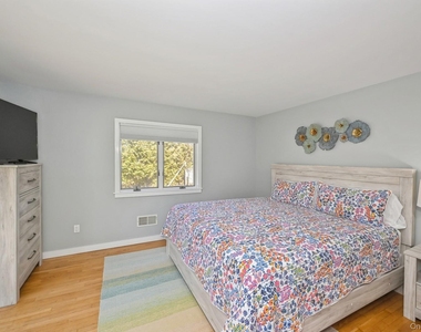 16 Hildreth Road - Photo Thumbnail 4