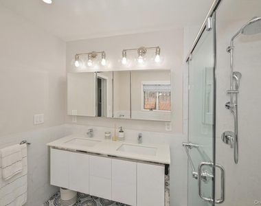 16 Hildreth Road - Photo Thumbnail 6