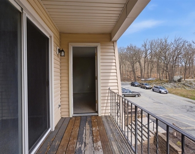 614 Fox Run Lane - Photo Thumbnail 10