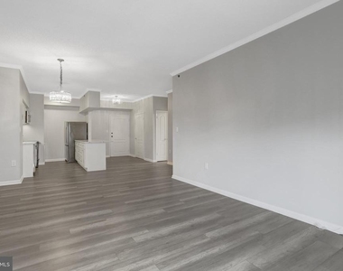 1211 S Eads Street - Photo Thumbnail 10
