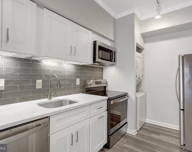 1211 S Eads Street - Photo Thumbnail 4