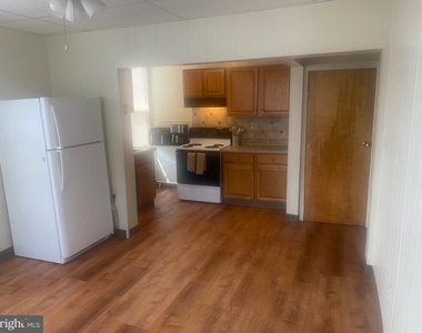 448 E Broad Street - Photo Thumbnail 5