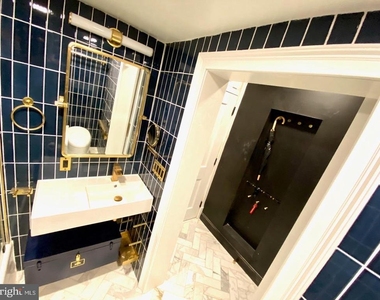 1324 Locust - Photo Thumbnail 11