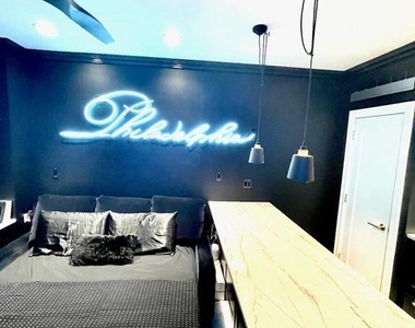 1324 Locust - Photo Thumbnail 10