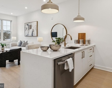 20 W Allens Lane - Photo Thumbnail 19
