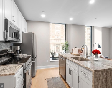 1601 Cherry Street - Photo Thumbnail 2