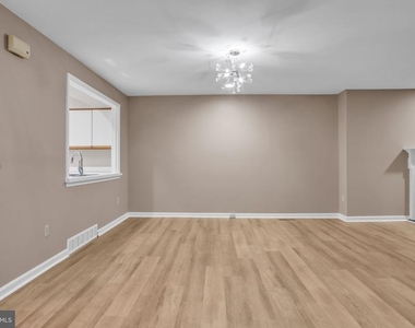 1127 Wicklow Court - Photo Thumbnail 11