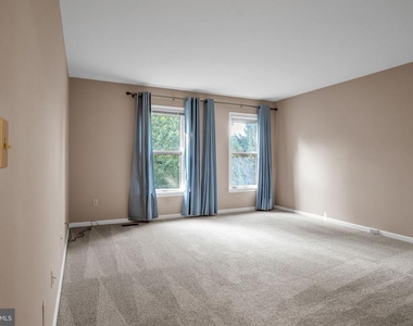 1127 Wicklow Court - Photo Thumbnail 20