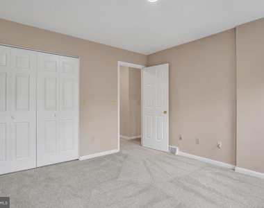 1127 Wicklow Court - Photo Thumbnail 25