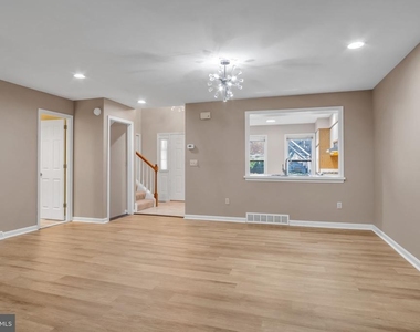 1127 Wicklow Court - Photo Thumbnail 10