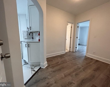 1067 S Clinton Avenue - Photo Thumbnail 14