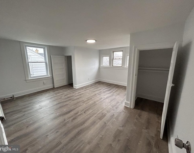 1067 S Clinton Avenue - Photo Thumbnail 42