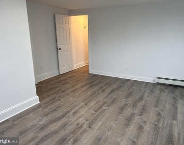 1067 S Clinton Avenue - Photo Thumbnail 43