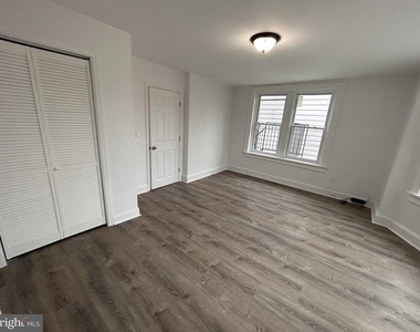 1067 S Clinton Avenue - Photo Thumbnail 1