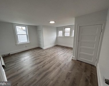 1067 S Clinton Avenue - Photo Thumbnail 40