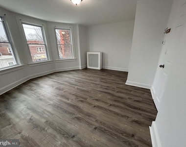 1067 S Clinton Avenue - Photo Thumbnail 4