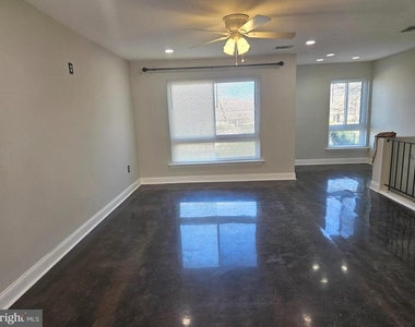 210 James Court - Photo Thumbnail 8