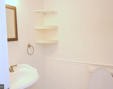 210 James Court - Photo Thumbnail 3