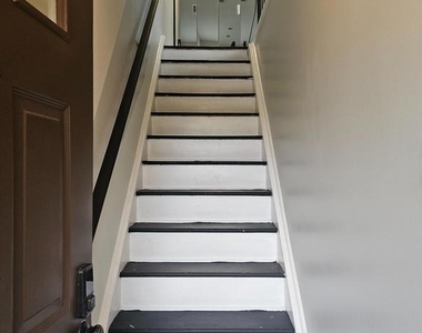 210 James Court - Photo Thumbnail 10
