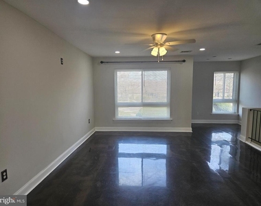 210 James Court - Photo Thumbnail 16
