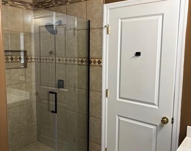 5546 Capital Gateway Drive - Photo Thumbnail 10
