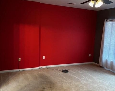 5546 Capital Gateway Drive - Photo Thumbnail 6