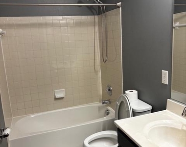 5546 Capital Gateway Drive - Photo Thumbnail 11