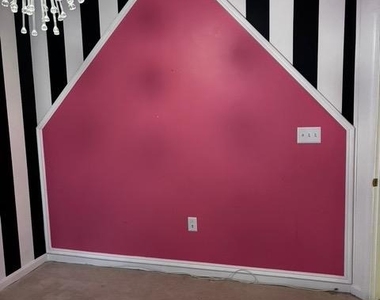 5546 Capital Gateway Drive - Photo Thumbnail 15