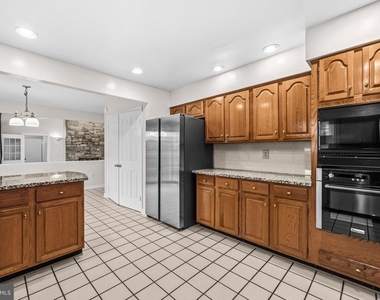 7520 Royal Dominion Drive - Photo Thumbnail 19