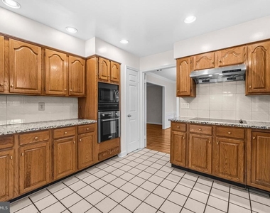 7520 Royal Dominion Drive - Photo Thumbnail 17