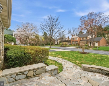 7520 Royal Dominion Drive - Photo Thumbnail 3