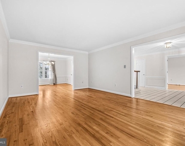 7520 Royal Dominion Drive - Photo Thumbnail 9