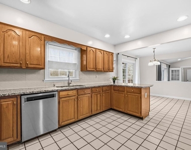 7520 Royal Dominion Drive - Photo Thumbnail 16