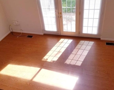 150 Gold Kettle Drive - Photo Thumbnail 4