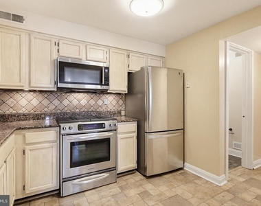 947 Oella Avenue - Photo Thumbnail 5