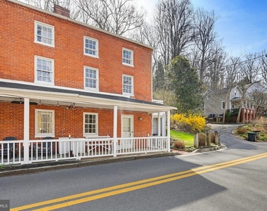 947 Oella Avenue - Photo Thumbnail 2