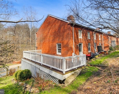947 Oella Avenue - Photo Thumbnail 32