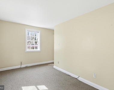 947 Oella Avenue - Photo Thumbnail 26