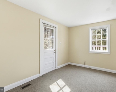 947 Oella Avenue - Photo Thumbnail 27