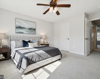 1118 Bayberry Lane - Photo Thumbnail 20