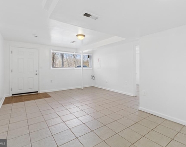 407 Lebaum Street Se - Photo Thumbnail 3